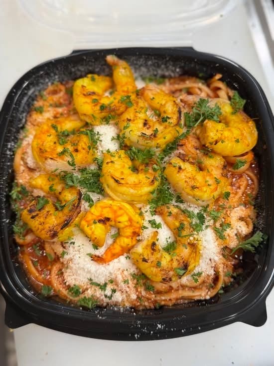 Spicy Garlic Shrimp Linguini (Red).